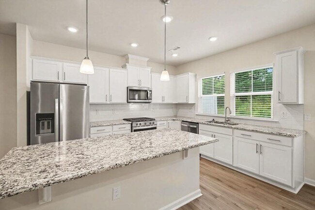 Building Photo - 909 Falls Grove Trl