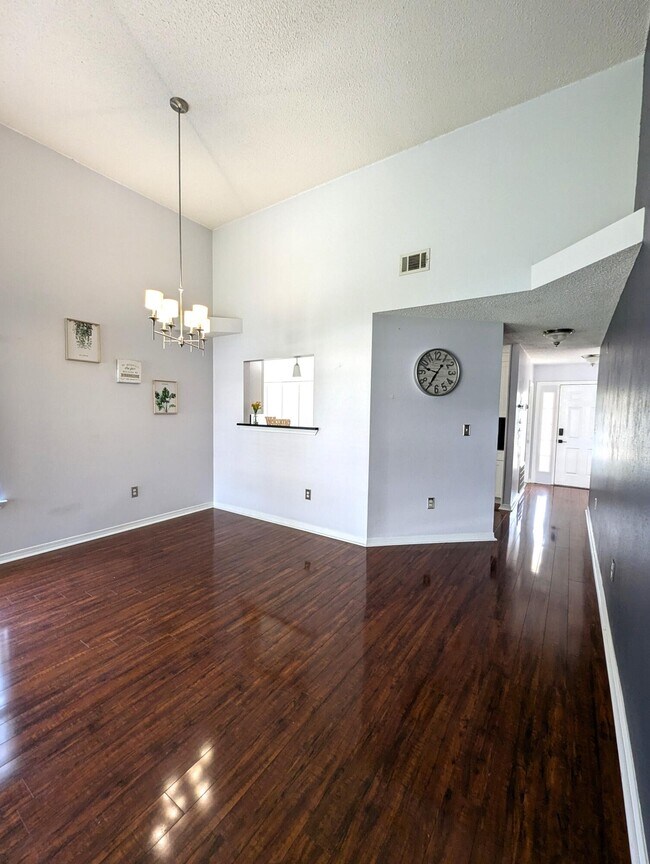 Building Photo - 431 Sandy Ridge Cir