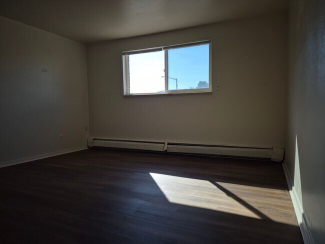 Building Photo - 2 bedroom near downtown Golden | Off-street parking | Mountain views