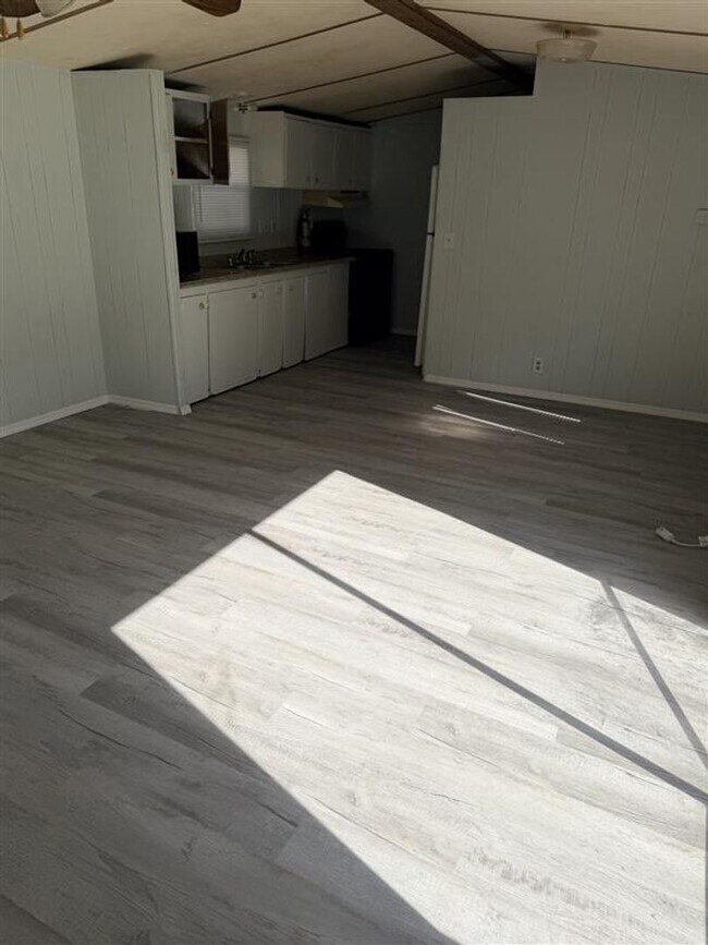 Building Photo - *RENT TO OWN* - PLANT CITY 2/1