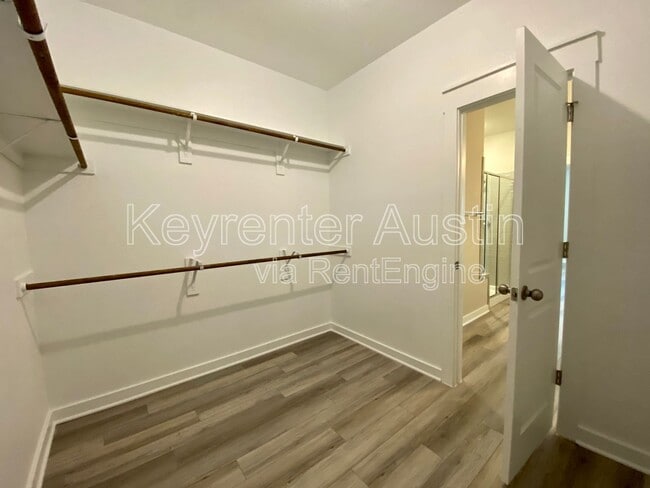 Building Photo - 520 Fieldwood Dr