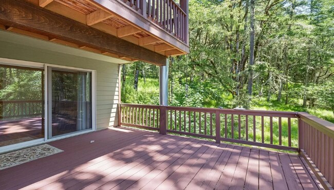 Building Photo - 25151 Pleasant View Dr