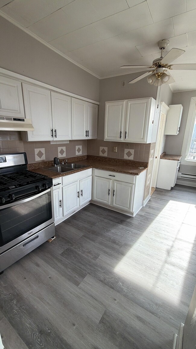 Building Photo - 36 Clerk St