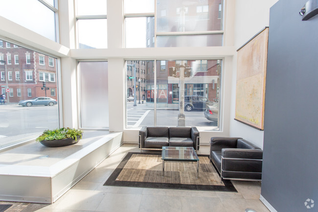 Lobby Photo - East Berkeley Street, 160