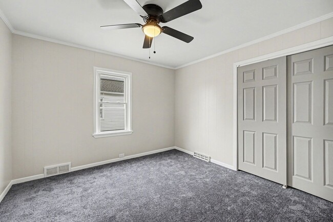 Building Photo - Updated First-Floor 2BR with Garage Parking and On-Site Laundry