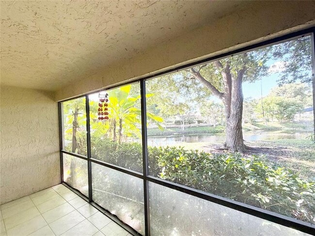 Building Photo - 709 Gardens Dr