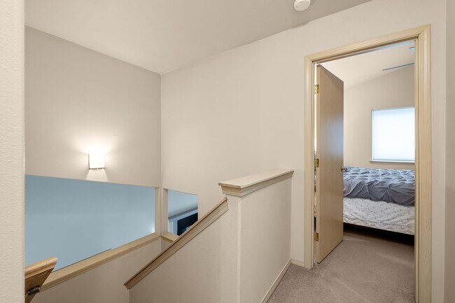 Building Photo - Eastside Olympia 3BD