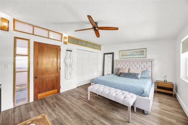 Building Photo - 2520 Yacht Club Blvd