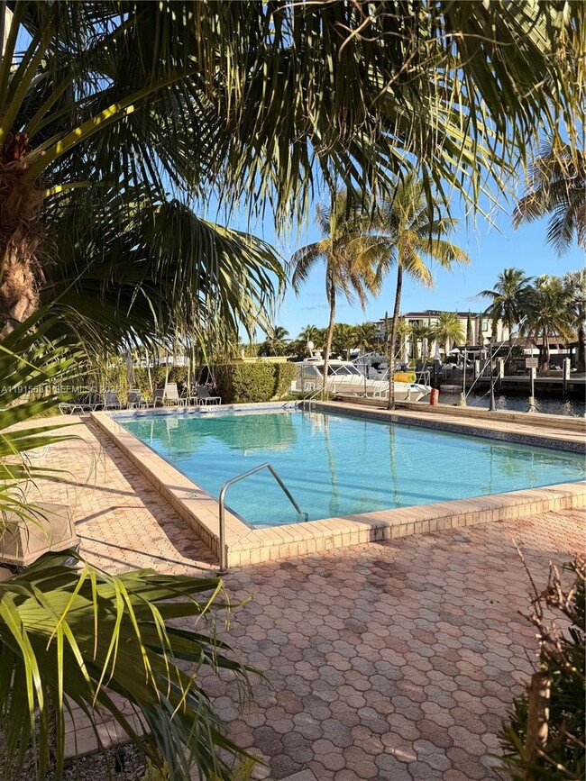 Building Photo - 2350 NE 135th St