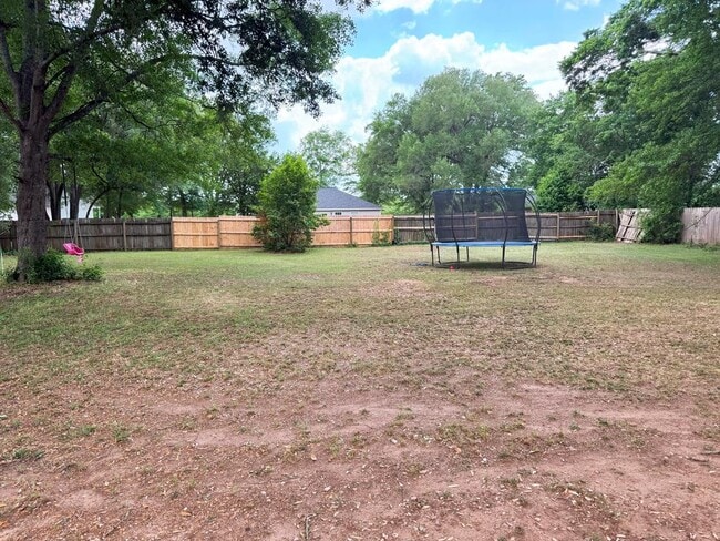 Building Photo - 1290 Monterey Dr
