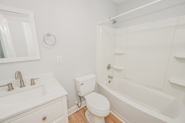 Building Photo - 218 Forestview Dr