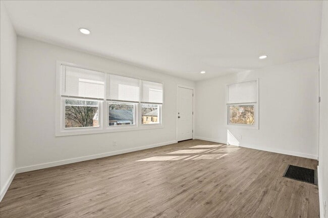 Building Photo - 3068 Worthington Ave