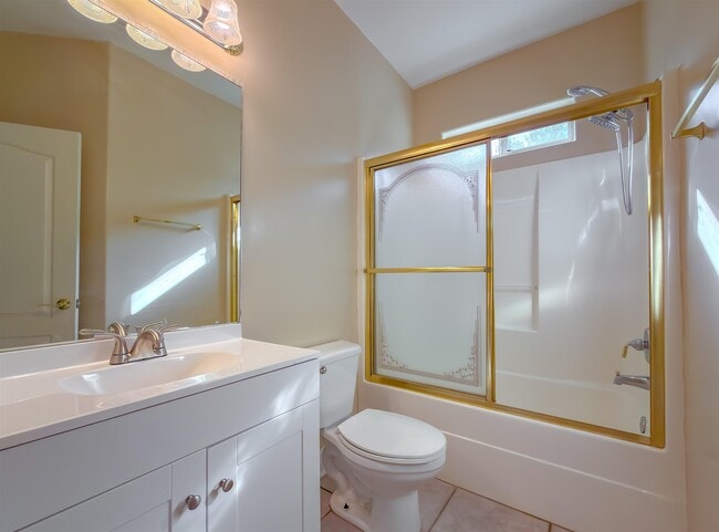 Building Photo - 3327 Dartmouth Dr