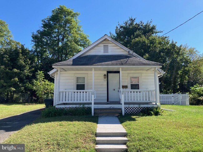 Building Photo - 60 Egbert St