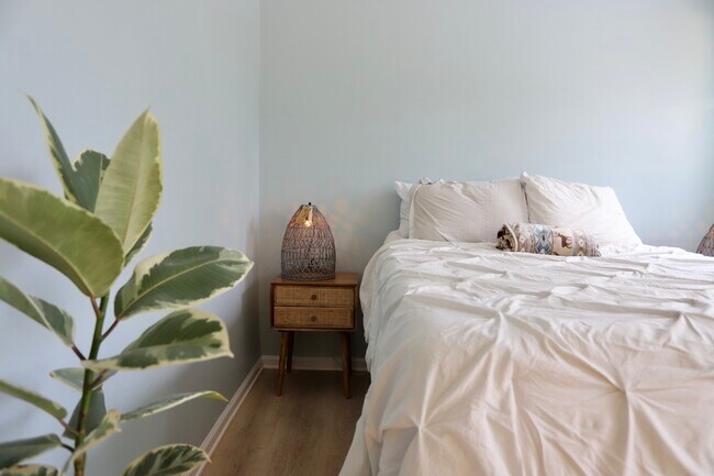 Building Photo - 14 Sterling Rd