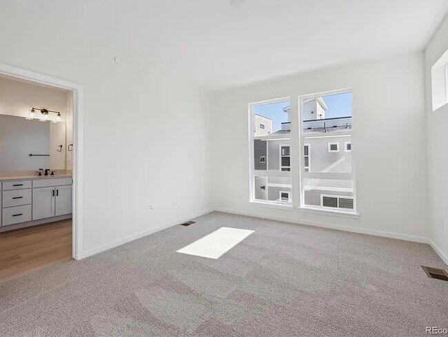 Building Photo - 1243 Rhett Dr