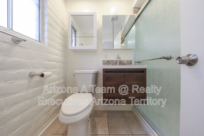 Building Photo - 5650 E Pima St