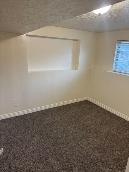 Building Photo - 4481 S Woodgrove Dr