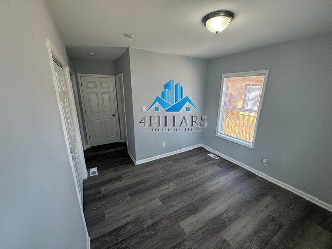 Building Photo - "Beautiful 3-Bedroom Retreat with 2 Baths ...