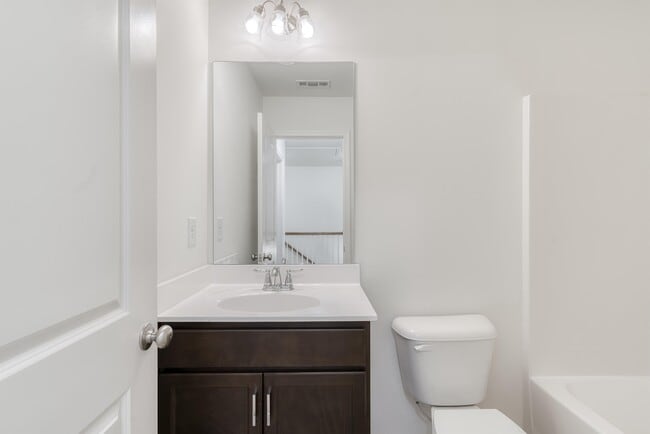 Building Photo - 5070 Longview Walk