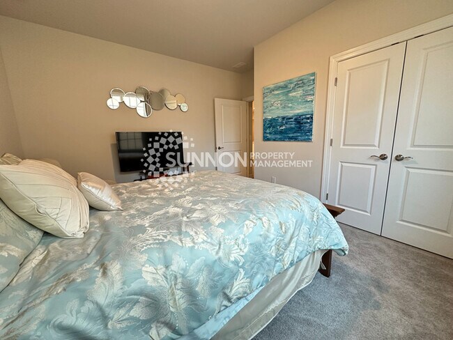 Building Photo - Gorgeous 3 Bed 3 Bath Home in Huntersville