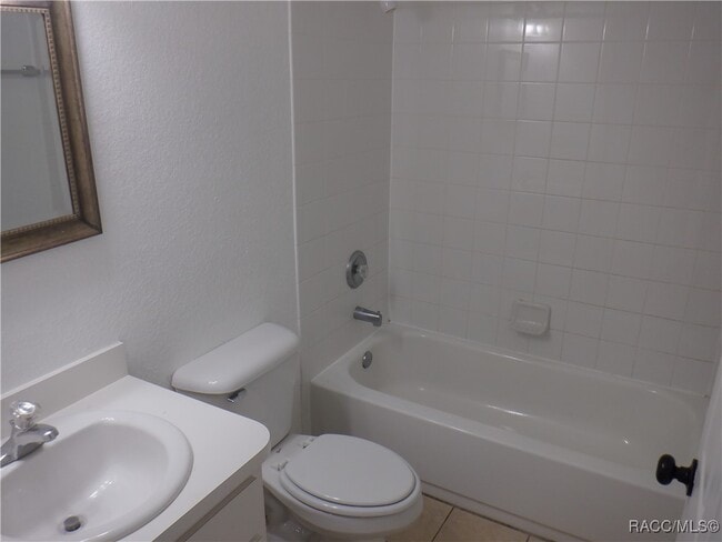 Building Photo - 2002 Silverwood St