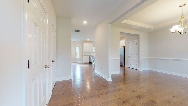 Building Photo - 507 W Red Head Cir