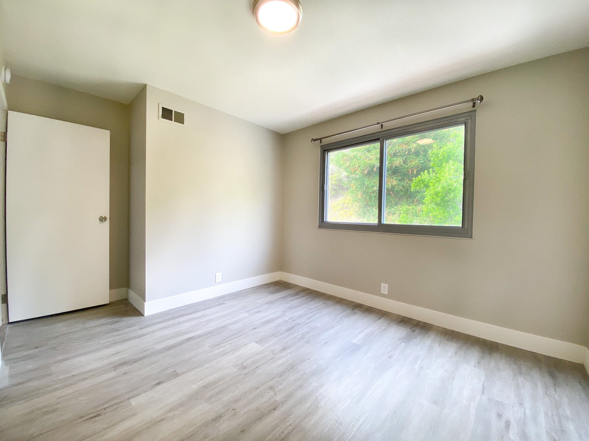 Building Photo - 134 Morton Dr