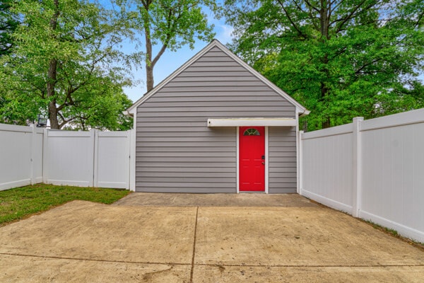 Building Photo - 5713 Dawes Ave