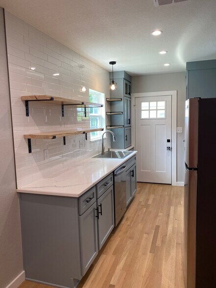 Kitchen - 1811 Garfield St