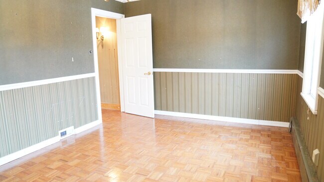 Building Photo - 6345 Morrowfield Ave