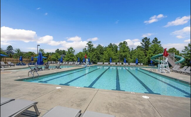 Building Photo - Spacious 3-Bedroom/3.5 Bathroom End-Unit T...
