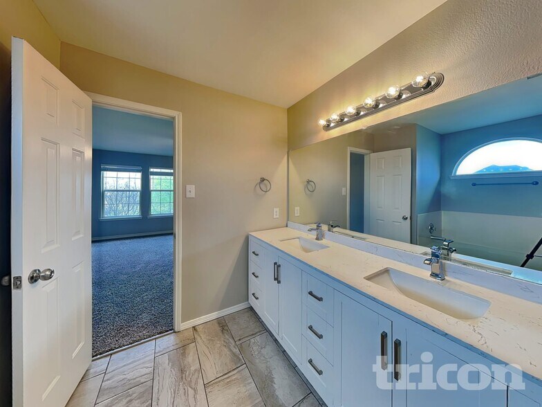 Building Photo - 517 Cassia Way