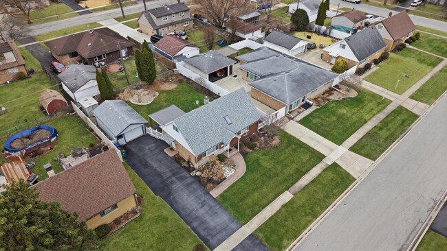 Building Photo - 8912 Windsor Ln