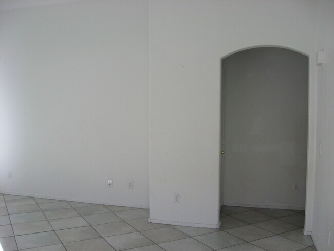 Building Photo - Beautiful Three Bedroom Home Available in Southern Highlands