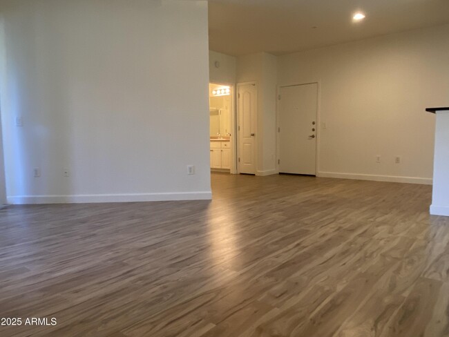 Building Photo - 1701 E Colter St