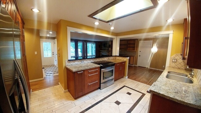 Building Photo - O&#39;Neill 7551