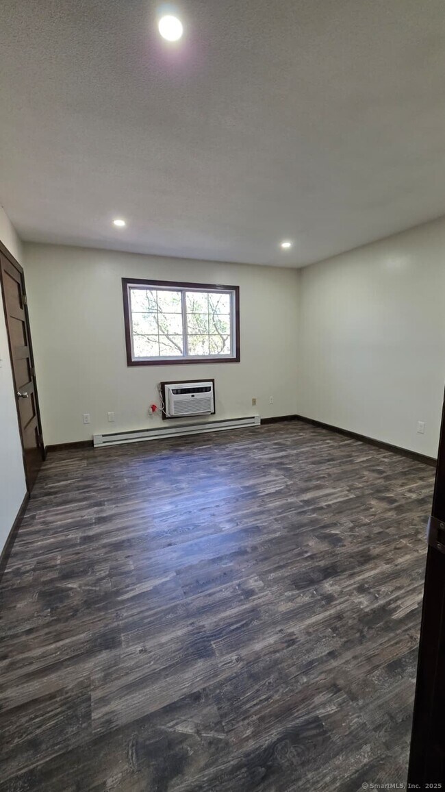 Building Photo - 215 Edgemoor Rd