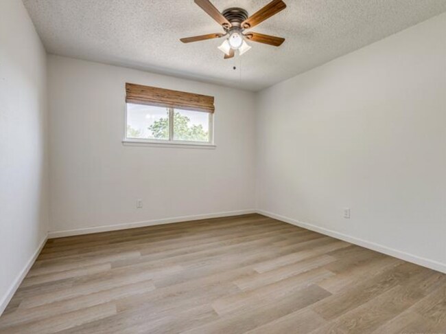 Building Photo - Beautiful 4 bedroom home. Country space, modern updates.