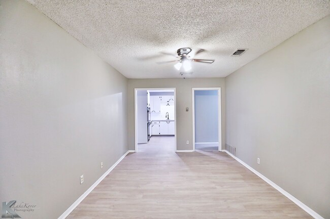 Building Photo - Complete update! 3 bed, 2 bath, 2 living, ...