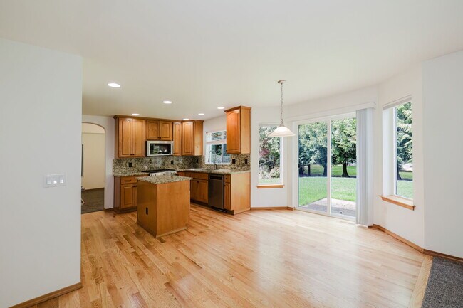 Building Photo - 6492 Wexford Ave SW