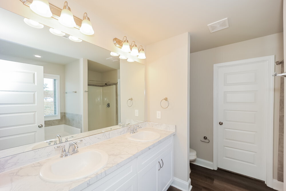 Building Photo - 425 Flowery Branch Ct