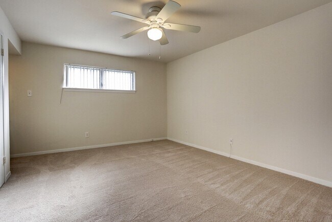 Building Photo - 3703 Roseland St
