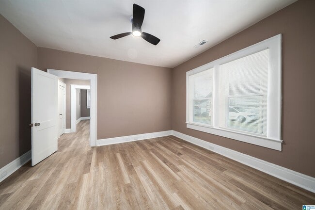 Building Photo - 516 14th St SW