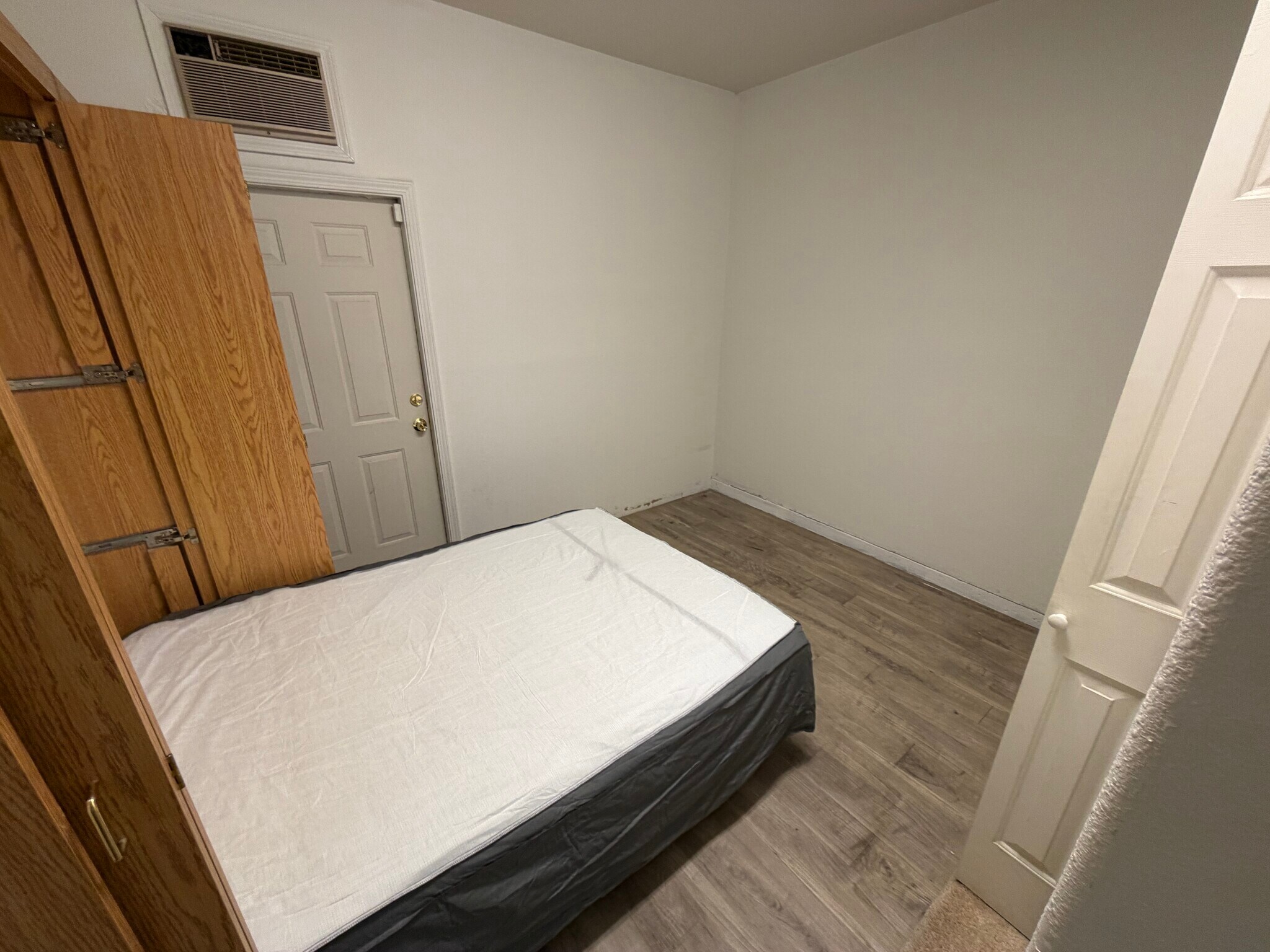 Building Photo - 2975 Bluegrass Ln