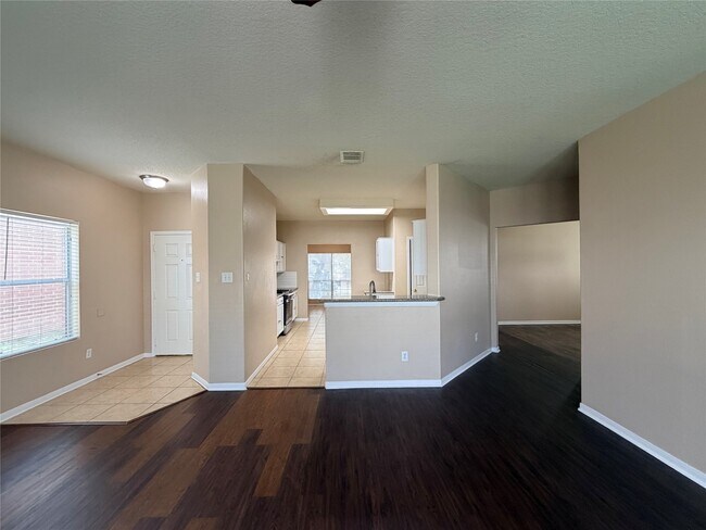 Building Photo - 15423 Fir Woods Ln