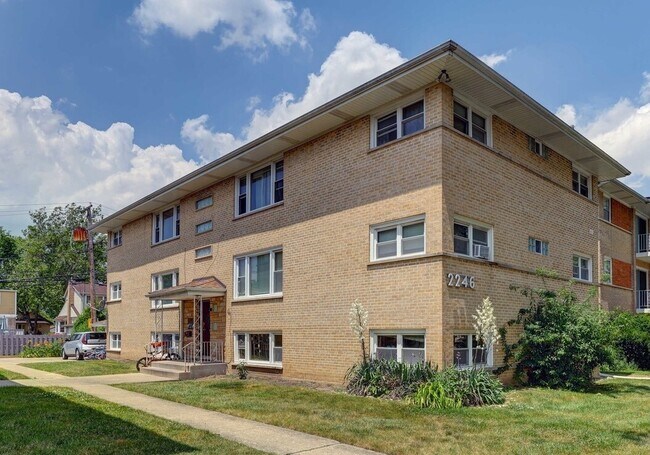 Primary Photo - 2246 S 17th Ave