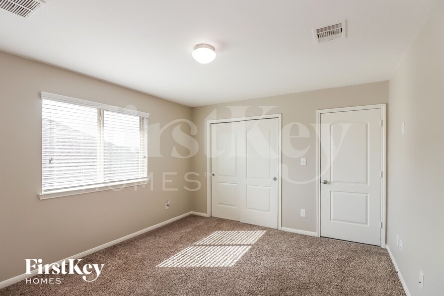 Building Photo - 5906 Watford Bend