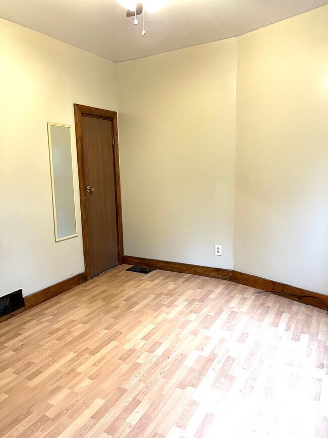 Building Photo - 145 Parkside Ave