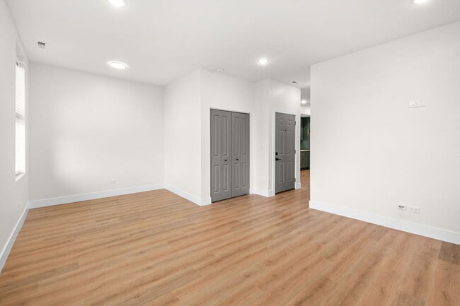 Building Photo - 5443 S Federal St